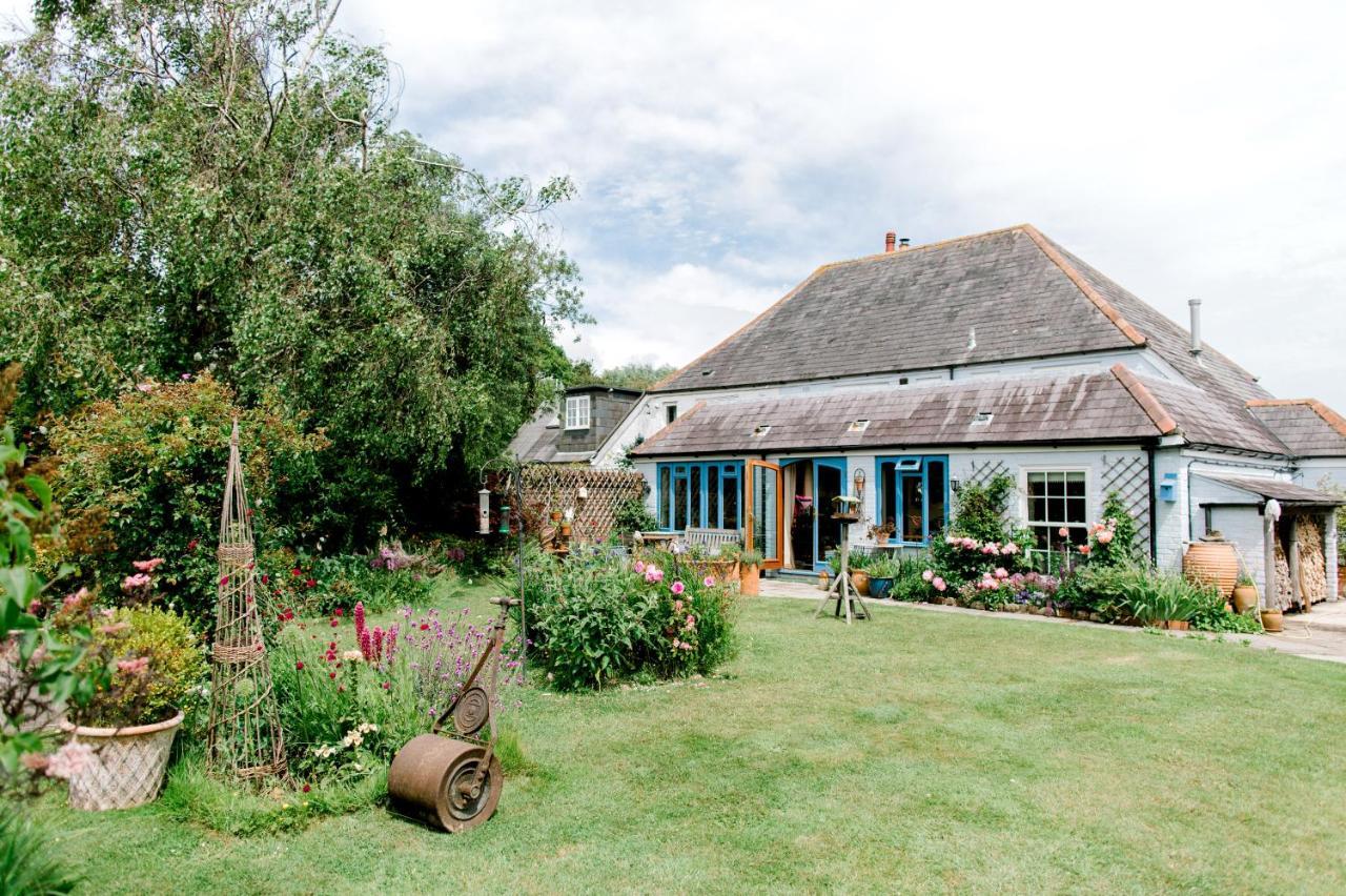 Cosy Cottage Ground Floor Bedroom Ensuite With Private Entrance Chichester Bagian luar foto