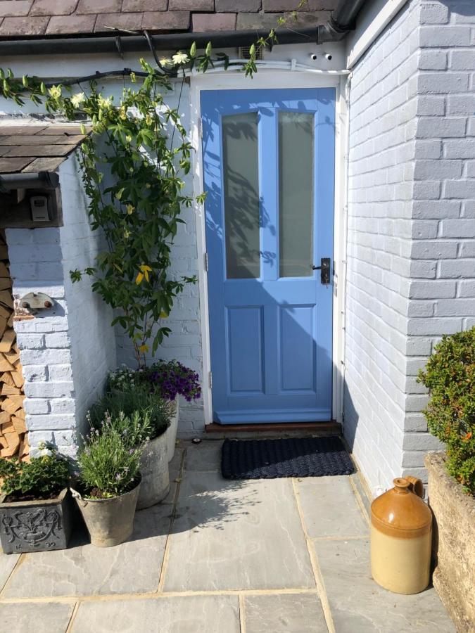 Cosy Cottage Ground Floor Bedroom Ensuite With Private Entrance Chichester Bagian luar foto